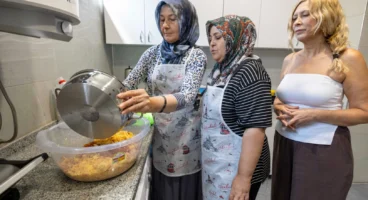 İzmir’de Dayanışma Mutfağı anneleri bir araya getiriyor