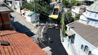 İzmir Narlıdere'de asfalt seferberliği