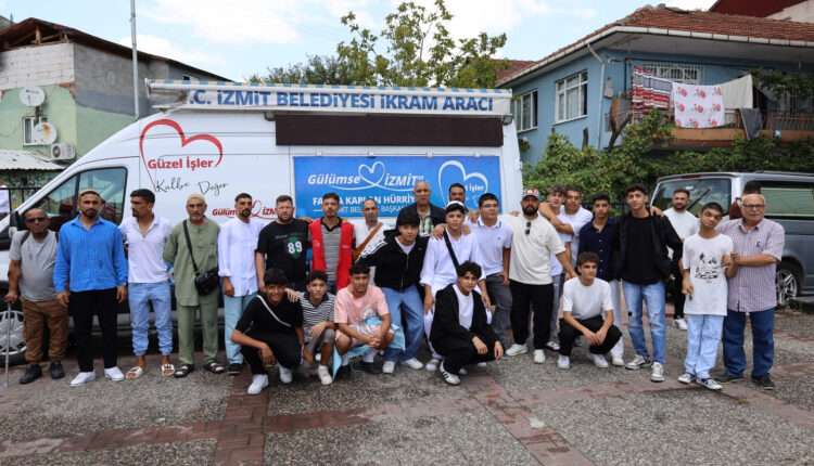 İzmit Belediyesi, umre yolcularını yalnız bırakmadı