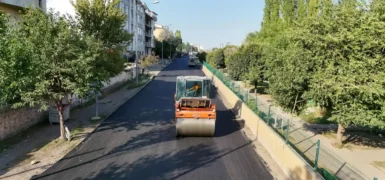 Kars’ta yol çalışmaları sürüyor