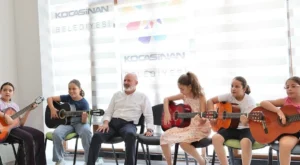Kayseri Kocasinan'da çocuklar öğrenirken eğleniyor