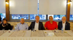 Kayseri protokolüö şehit aileleriye buluştu
