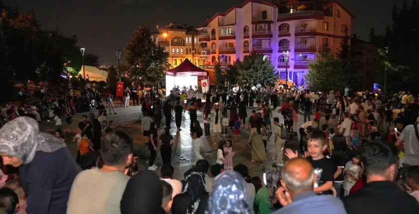 Keçiören’de müzik ve eğlence dolu akşam