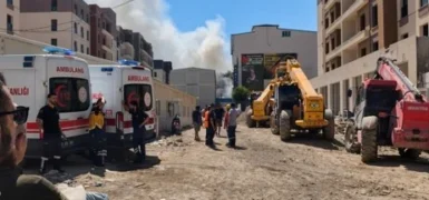 Malatya’da konteyner kent alevlere teslim oldu