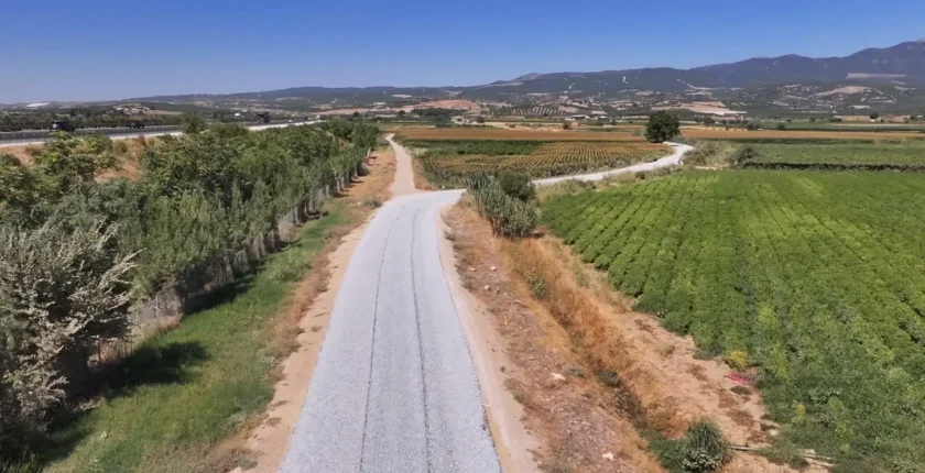 Manisa’da Turgutlu ile Saruhanlı arasında yol çalışması