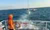 Moda açıklarında sürüklenen tekne kurtarıldı