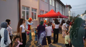 Mutluluk Tırı Sapanca’da çocukların yüzünü güldürdü