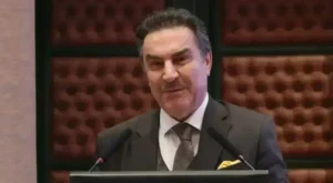 Prof. Dr. Zakir Avşar: "Bir forma, bir çocuk ve tahammül-süzlük"