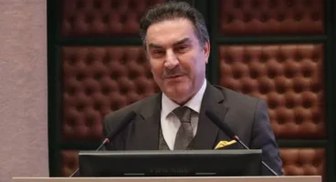 Prof. Dr. Zakir Avşar: "Kamuoyu kimin oyu?"