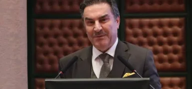 Prof. Dr. Zakir Avşar: "Kamuoyu kimin oyu?"