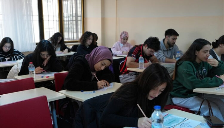 Gençlerin üniversite yolculuğunda Denizli Büyükşehir desteği