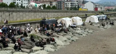 Rize Çayeli’nde denizde kaybolan 10 yaşındaki çocuk için arama çalışmaları sürüyor