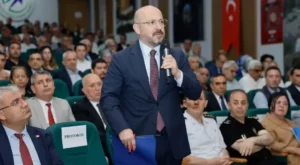 Sağlıkta istikrar devam ediyor: Halil Nacar’a 3 yıl daha görev