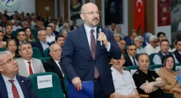 Sağlıkta istikrar devam ediyor: Halil Nacar’a 3 yıl daha görev