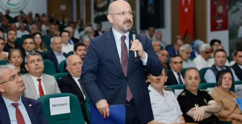 Sağlıkta istikrar devam ediyor: Halil Nacar’a 3 yıl daha görev