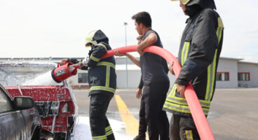 Konya'da minibüs ve servis şoförlerine “gönüllü itfaiyecilik” eğitimi verdi