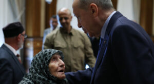 Cumhurbaşkanı Erdoğan şehit yakınları ve gazileri ağırladı