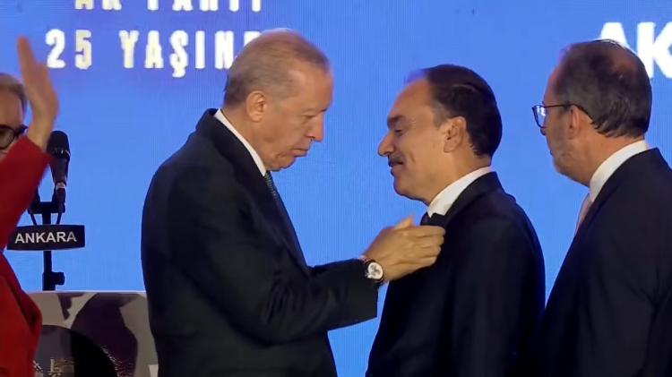 25. yıl programında AK Parti'ye 10 yeni katılım
