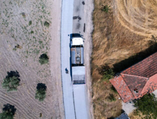 Manisa Soma’da mahalle yollarına ikinci kat asfalt