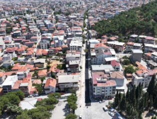 Manisa Soma'da Turgutalp Mahallesi ilk kez sıcak asfaltla buluşuyor