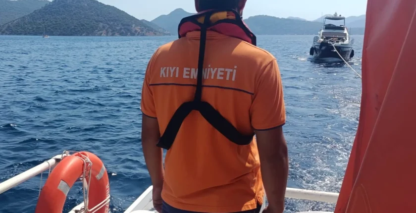 Tersane Adası açıklarında tekne arızası