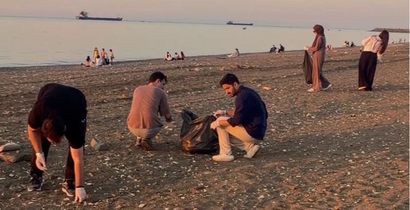 Trabzon'da Gençlik Meclisi’nden Ayasofya sahilinde çevre temizliği