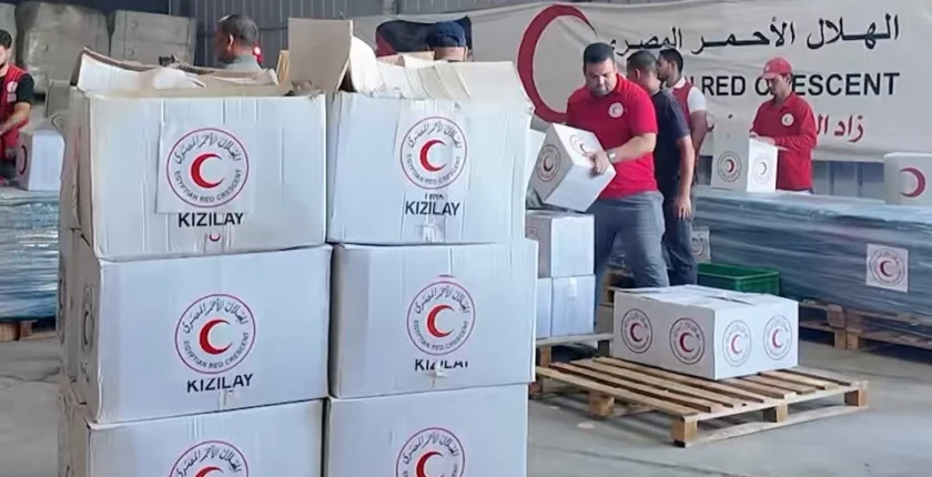 Türk Kızılayı, Gazze'de insani yardımlarını sürdürüyor