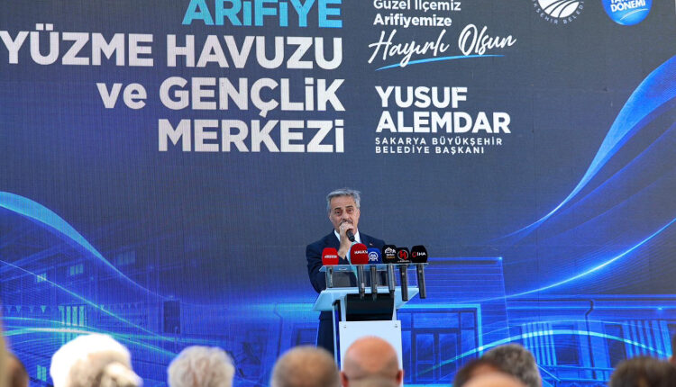Sakarya Arifiye’de Gençlik Merkezi ve Yüzme Havuzu tanıtıldı