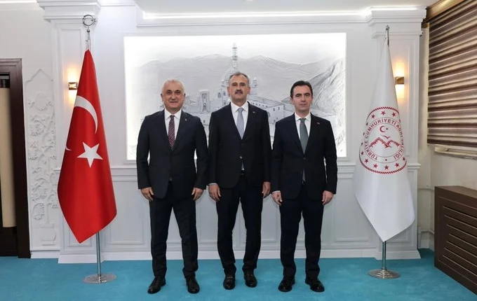 Valilerden Ağrı’ya Ziyaret: Bölgesel İş Birliği Masaya Yatırıldı