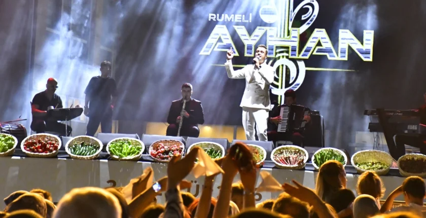 Yenişehir’de Altın Biber Festivali Balkan Panayırı ile Renklendi