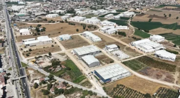 İnegöl’de Sanayi Bölgesindeki Yollarda Sathi Kaplama Çalışması Başladı