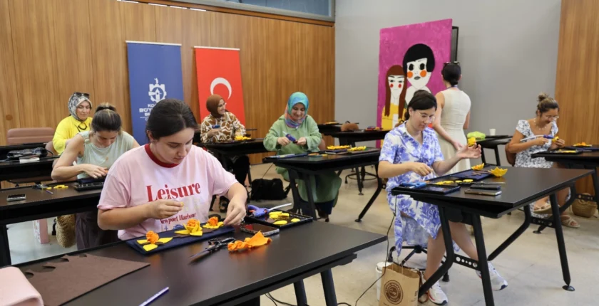 Kocaeli’de Moda Akademisi Tasarım Tutkunlarını Geliştiriyor
