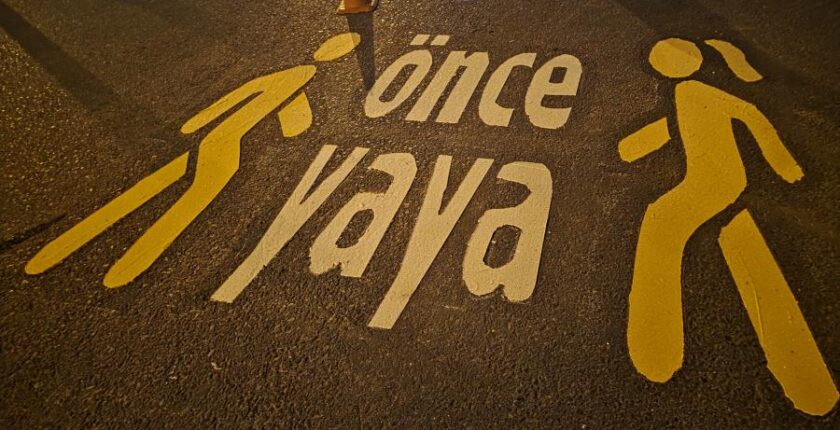 Şanlıurfa’da Okul Çevrelerinde Trafik Güvenliği İçin Tedbirler Artırıldı Şanlıurfa’da Okul Çevrelerinde Trafik Güvenliği İçin Tedbirler Artırıldı