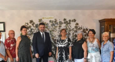 AKK Başkanı Yılmaz Uzat Elini Kültür Eğitim Dayanışma ve Yardımlaşma Derneği Yönetimi ile bir araya geldi