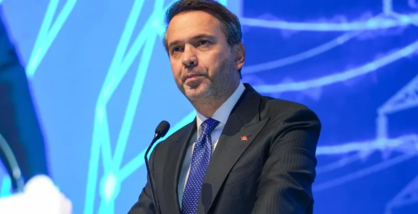 Bakan Bayraktar: Enerji dönüşümünün anahtarı elektrifikasyon
