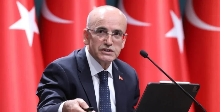 Bakan Şimşek: Etkilere rağmen enflasyonda düşüş devam etti Bakan Şimşek: Etkilere rağmen enflasyonda düşüş devam etti