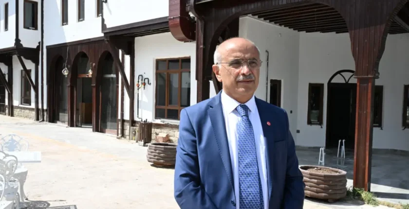 Başkan Er: “Kerpiç Evler, nezih bir buluşma noktası olacak”