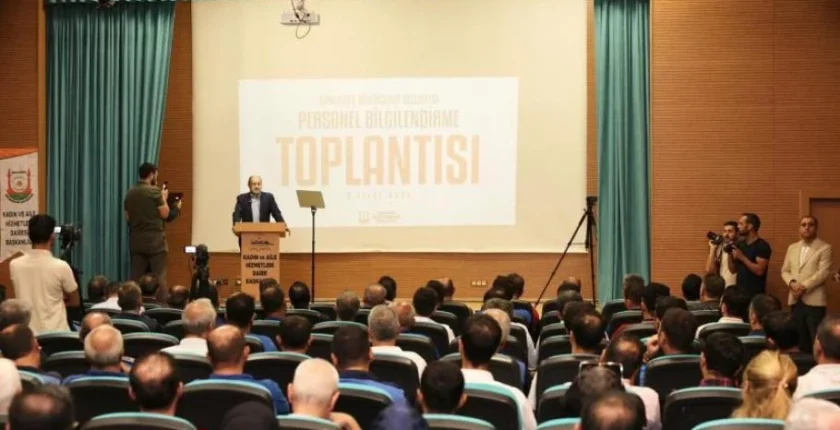 Başkan Gülpınar’dan Büyükşehir Belediyesi personeline zam müjdesi