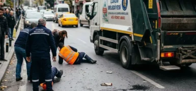 Çorum’da Çöp Kamyonundan Düşen 2 Belediye İşçisi Yaralandı