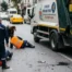 Çorum’da Çöp Kamyonundan Düşen 2 Belediye İşçisi Yaralandı