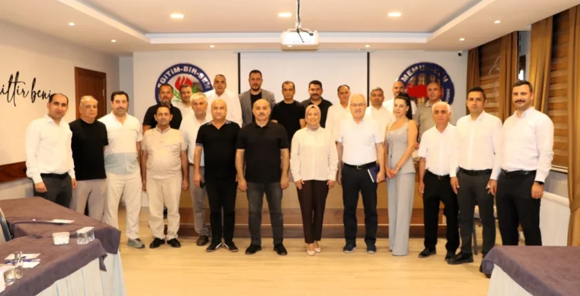Eğitim-Bir-Sen Adana’da genel kurul sürecinde Eğitim-Bir-Sen Adana’da genel kurul sürecinde