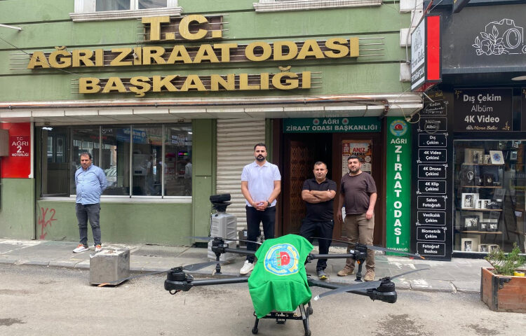 Ağrı’da tarımsal ilaçlamada teknoloji dönemi… Zirai drone sahaya indi