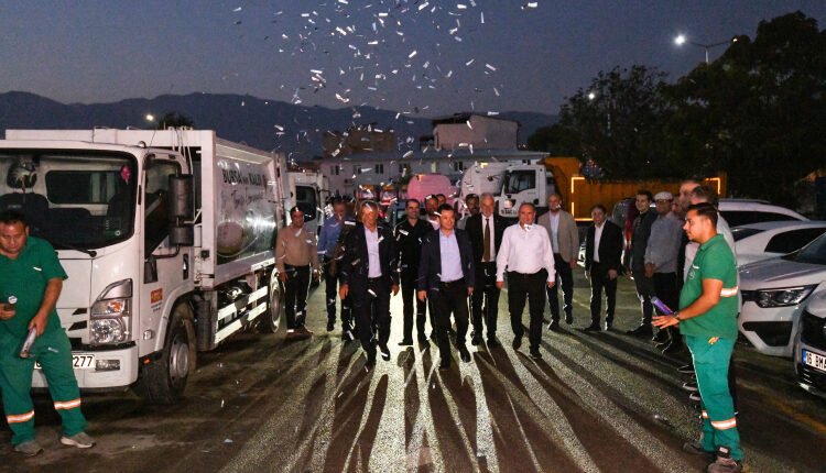 Bursa'da günün ilk ışıkları Osmangazi’nin emekçilerini aydınlattı