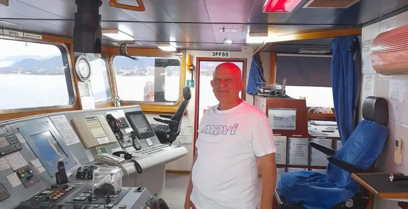 Kaptan ve 9 personel için umutlu bekleyiş Kaptan ve 9 personel için umutlu bekleyiş