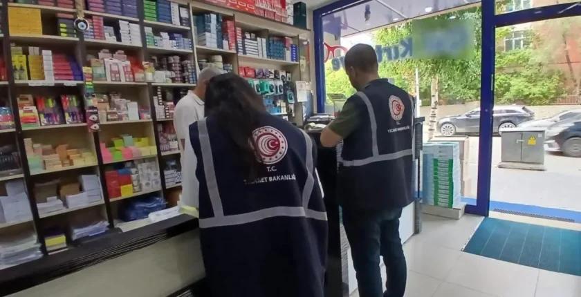 Kars’ta kırtasiye denetimleri sıklaştırıldı: fiyat etiketi ve haksız zam kontrolü Kars’ta kırtasiye denetimleri sıklaştırıldı: fiyat etiketi ve haksız zam kontrolü