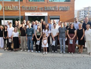 Salihli TSO, başarılı öğrencileri ödüllendirdi Salihli TSO, başarılı öğrencileri ödüllendirdi
