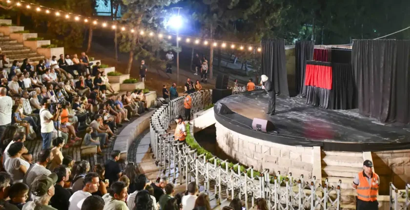 Seğmenler Parkı’nda 6 Eylül’e kadar kültür ve sanat var Seğmenler Parkı’nda 6 Eylül’e kadar kültür ve sanat var