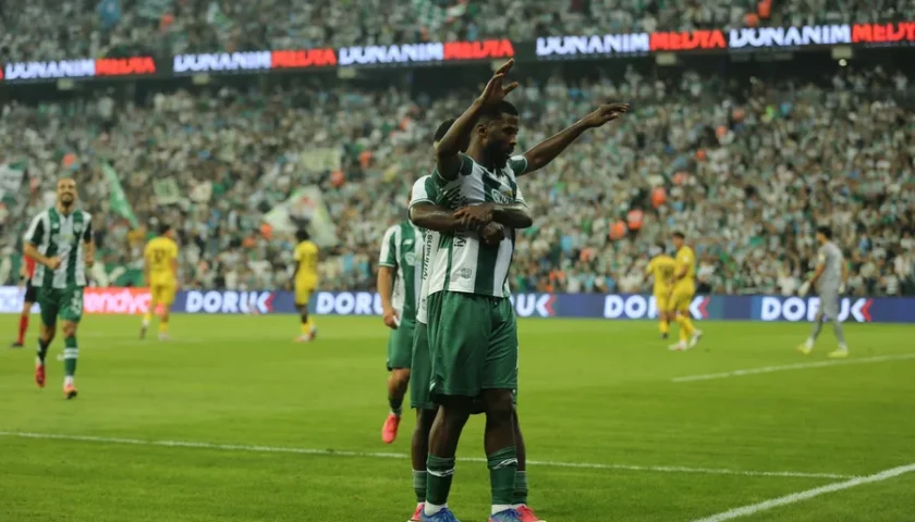 Bursaspor, İstanbulspor’u 4-0 mağlup etti